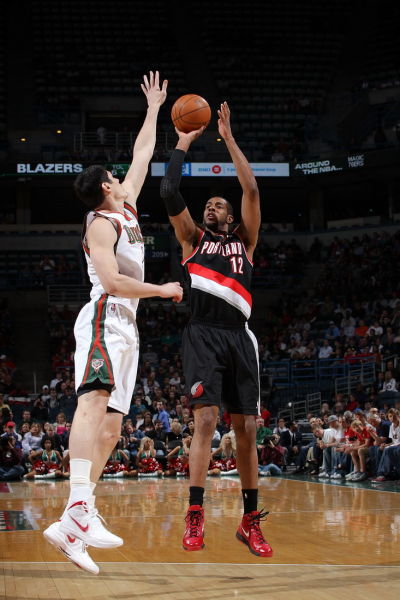 则在接球瞬 则在接球瞬