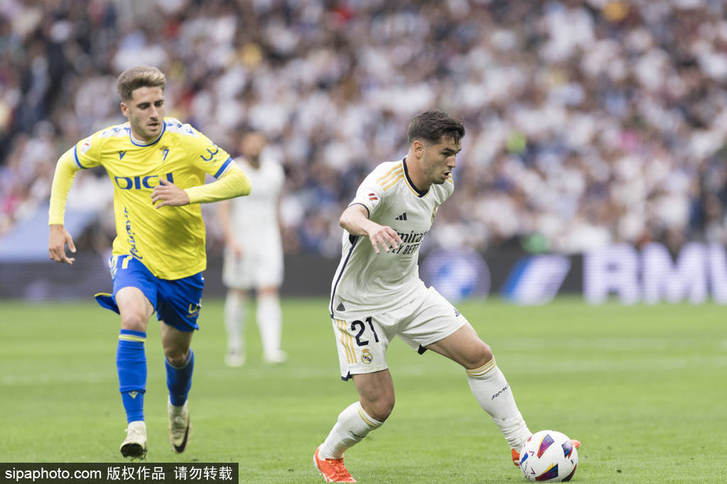 闸在篮板抢 闸在篮板抢